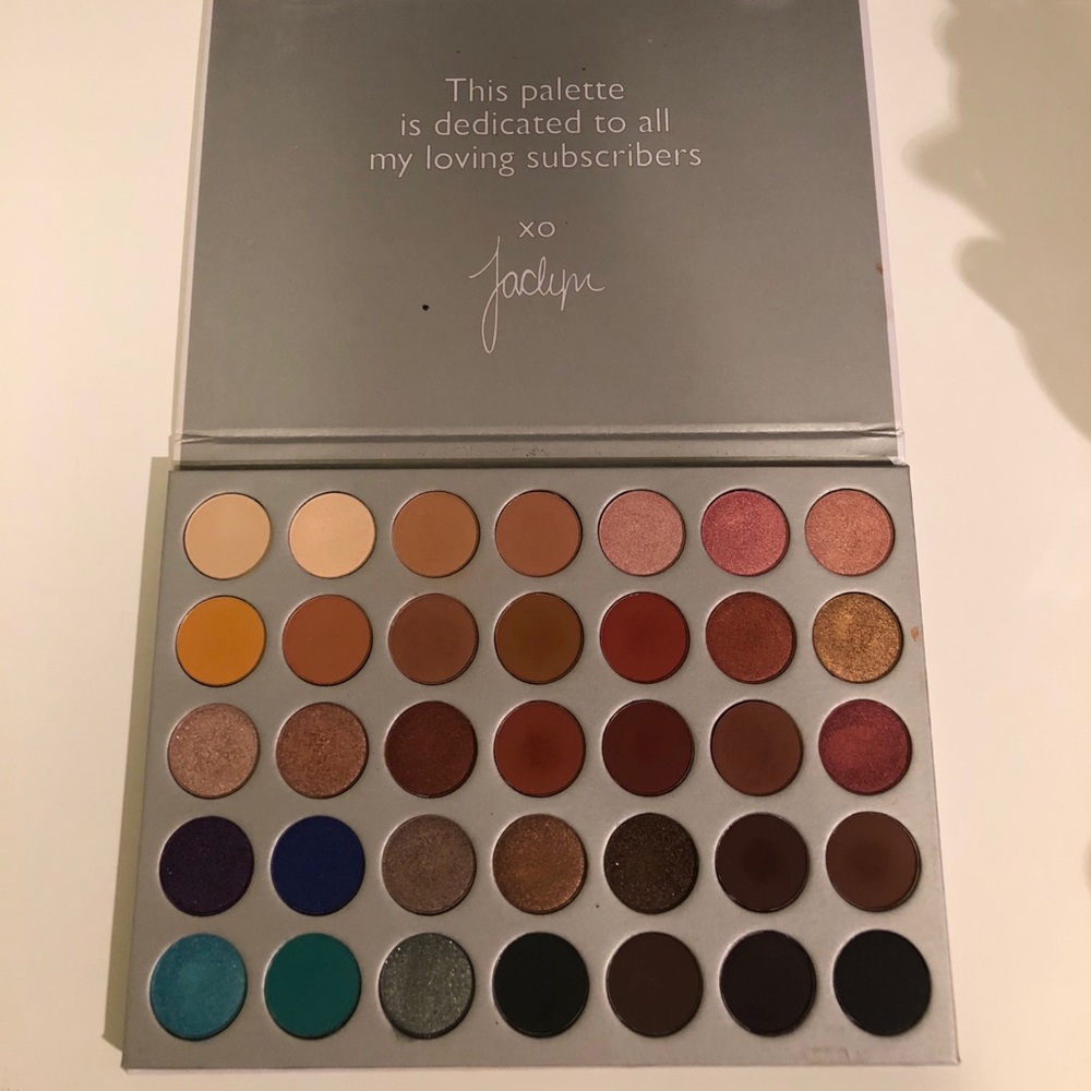 Morphe x Jaclyn Hill eyeshadow palette